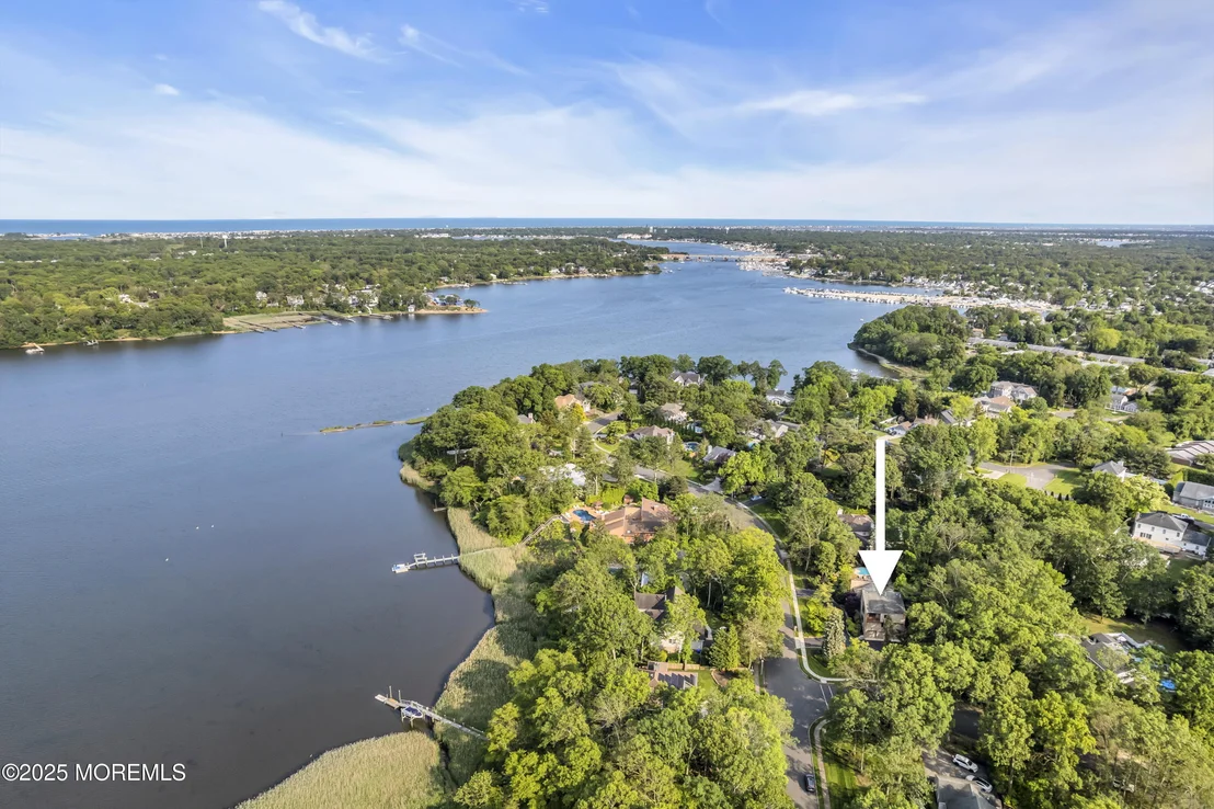 Photo of 635 Winding River Road