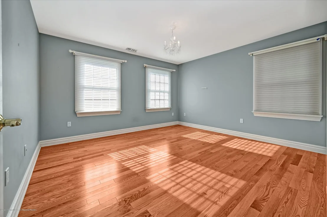 Photo of 7 Beverly Drive