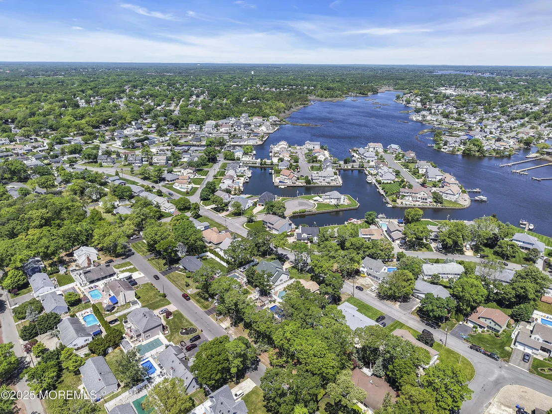 Photo of 560 Midwood Drive