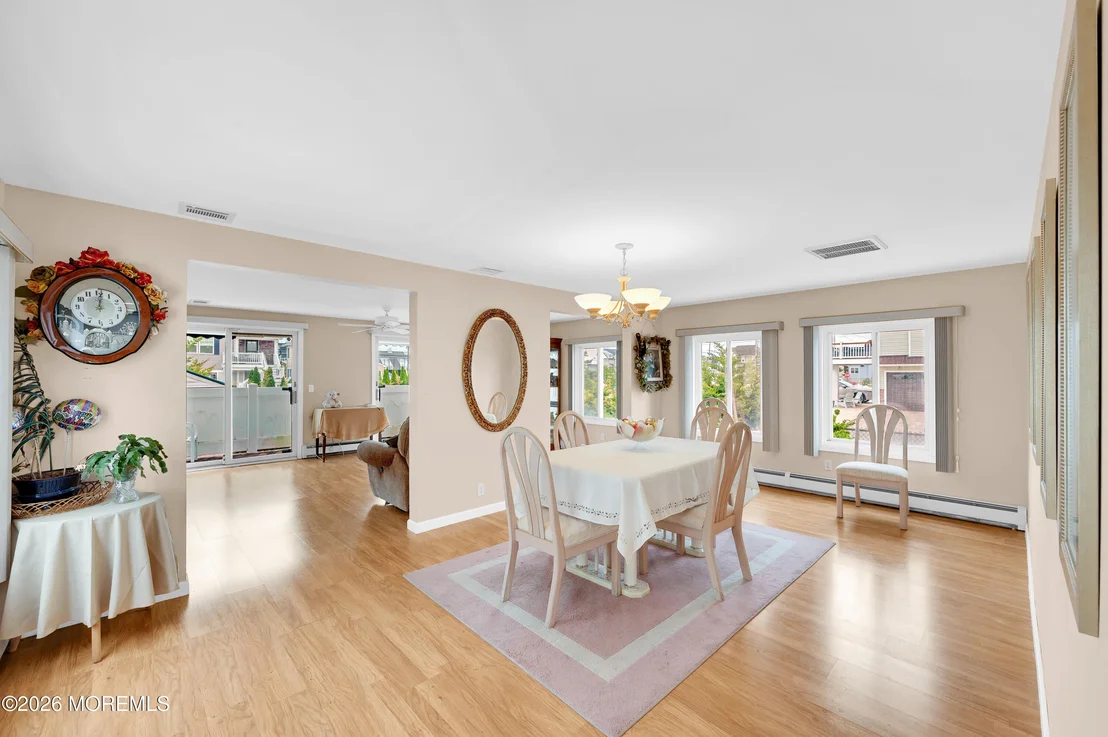 Photo of 202 5th Avenue