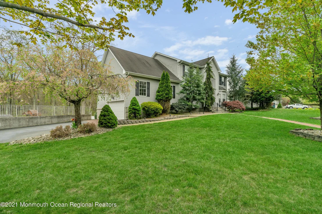 Photo of 7 River Edge Drive