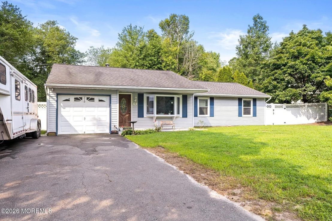 Photo of 210 Archertown Road