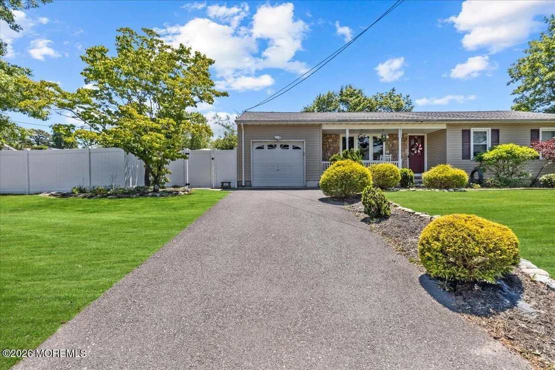 Photo of 2115 Pineview Road