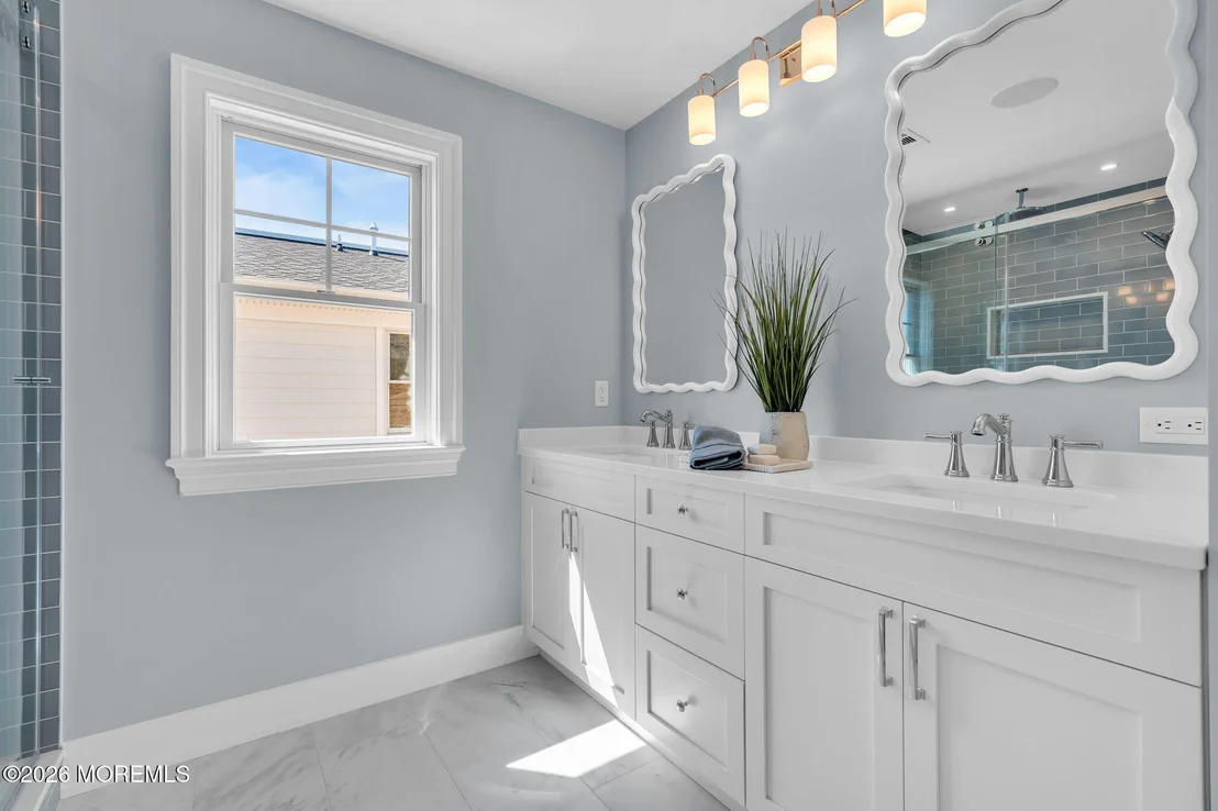 Photo of 153 Pershing Boulevard