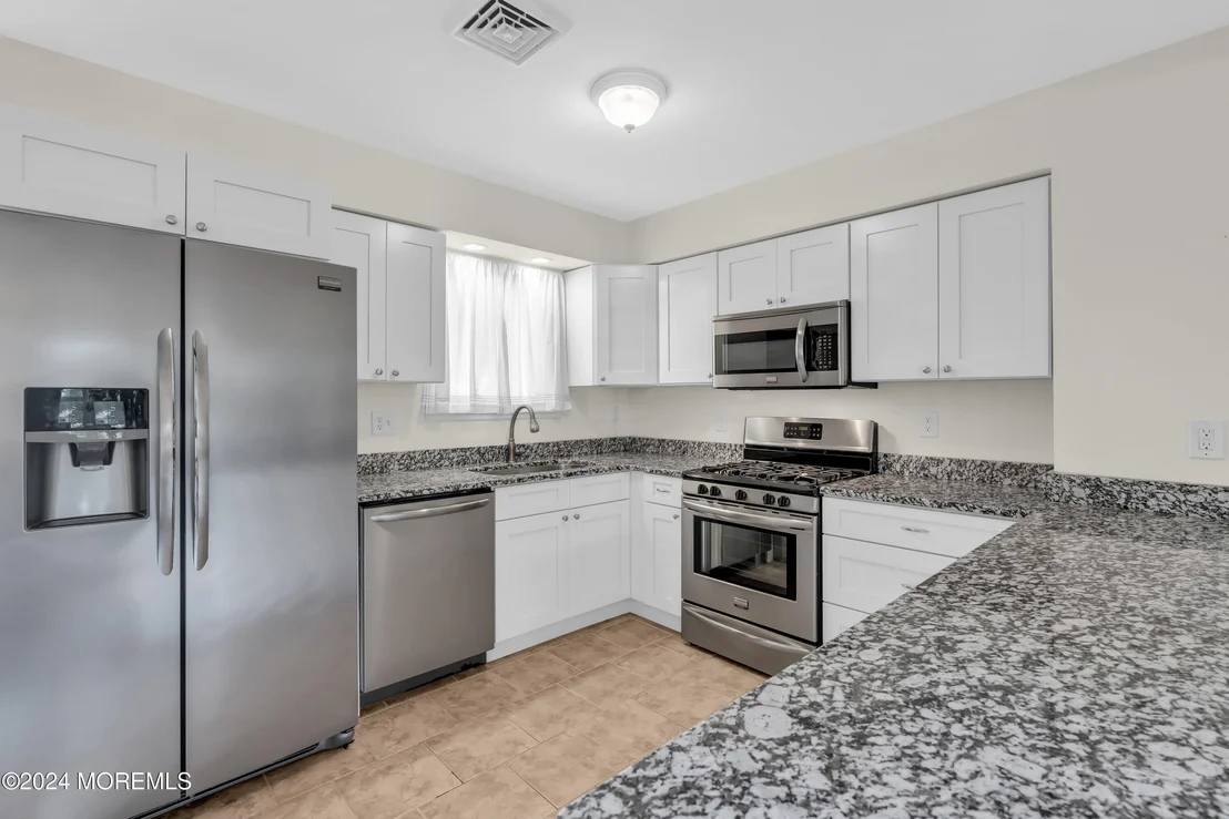 Photo of 512 N Shore Drive