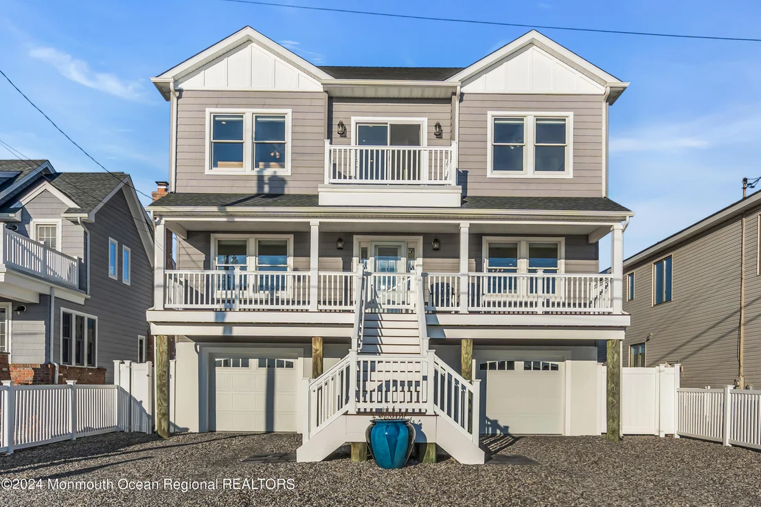 Photo of 106 Saint Lawrence Boulevard