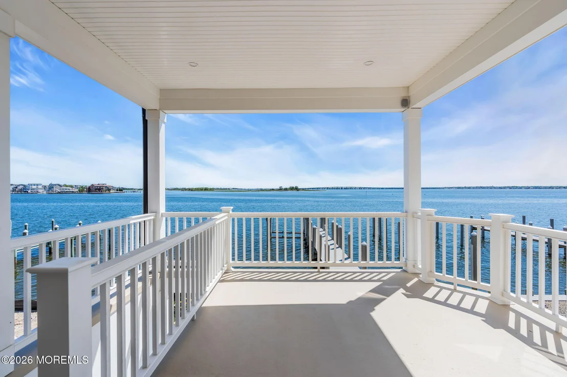 Photo of 153 Pershing Boulevard