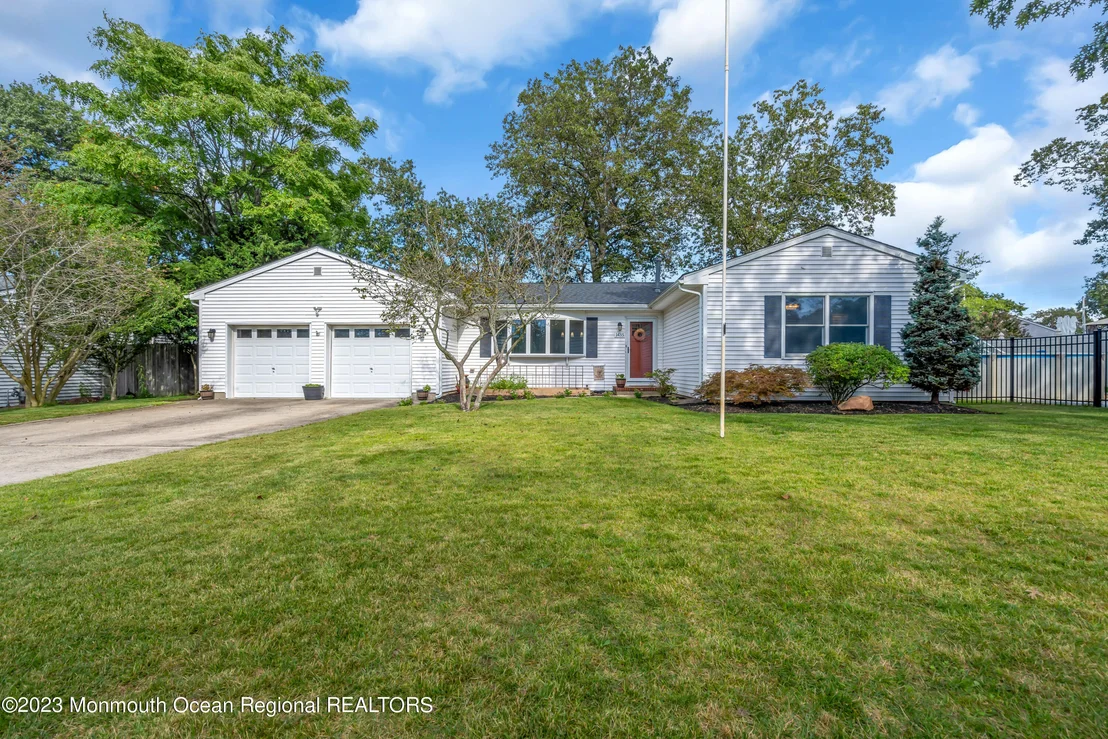 Photo of 1435 Flintoft Avenue