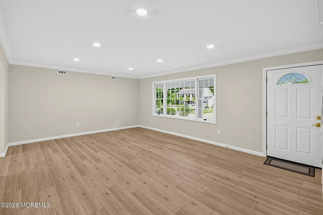 Photo of 95 Warren Drive