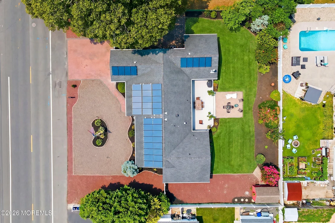 Photo of 406 Laurel Boulevard