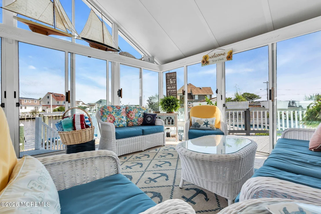 Photo of 237 Bay Shore Drive