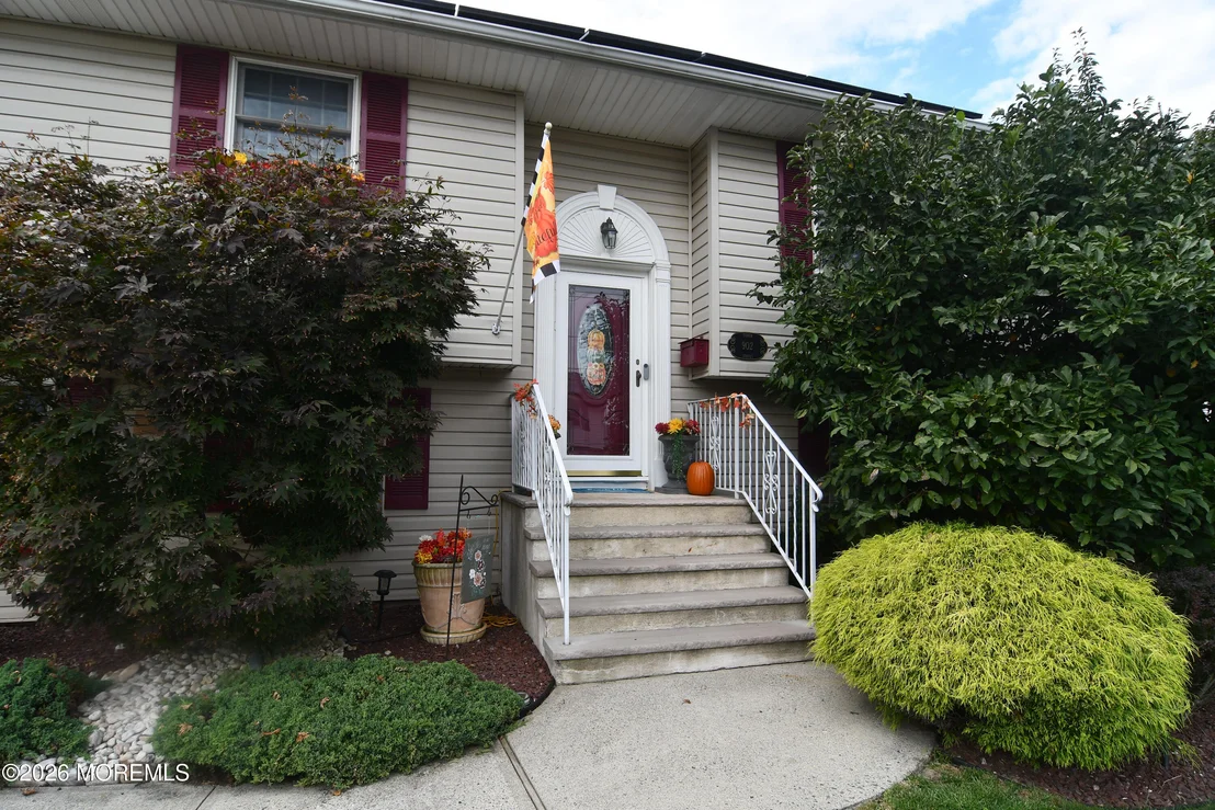 Photo of 902 10th Street