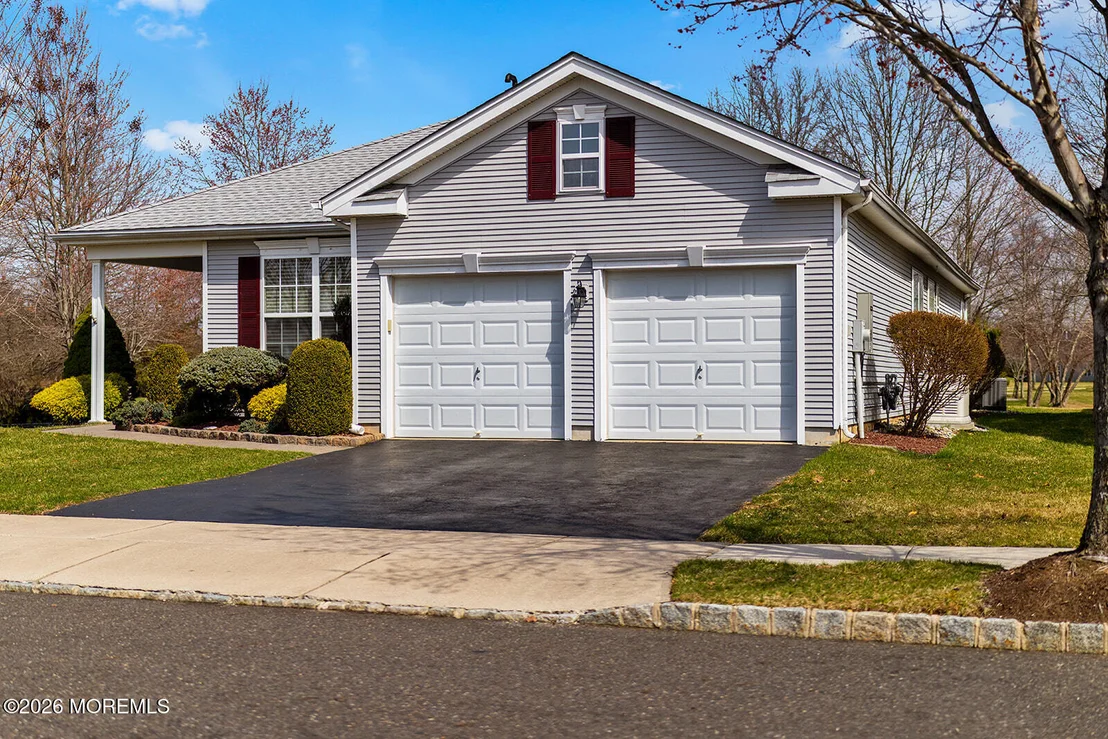 Photo of 1 Colonial Way