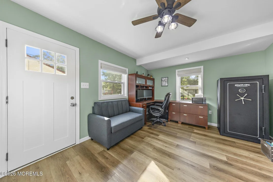 Photo of 211 3rd Avenue