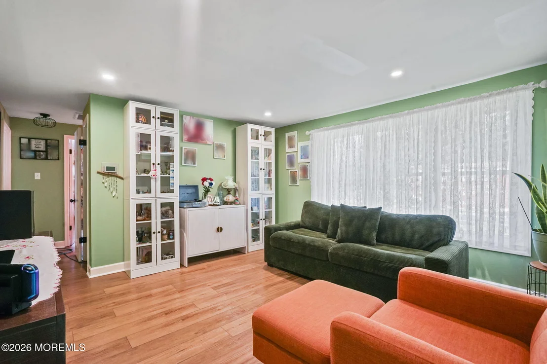 Photo of 18 Oak Landing Road