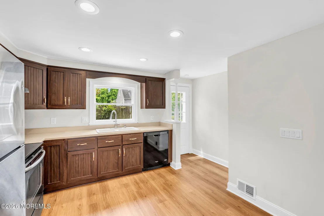 Photo of 543 Harris Avenue