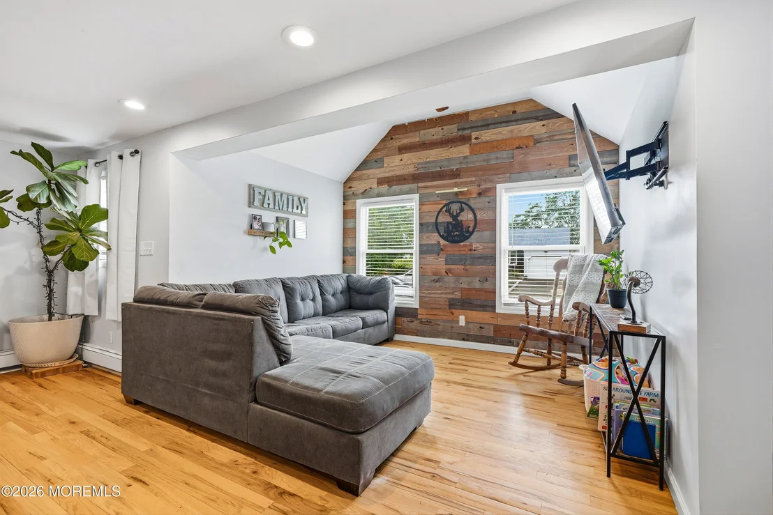Photo of 1437 Jay Street