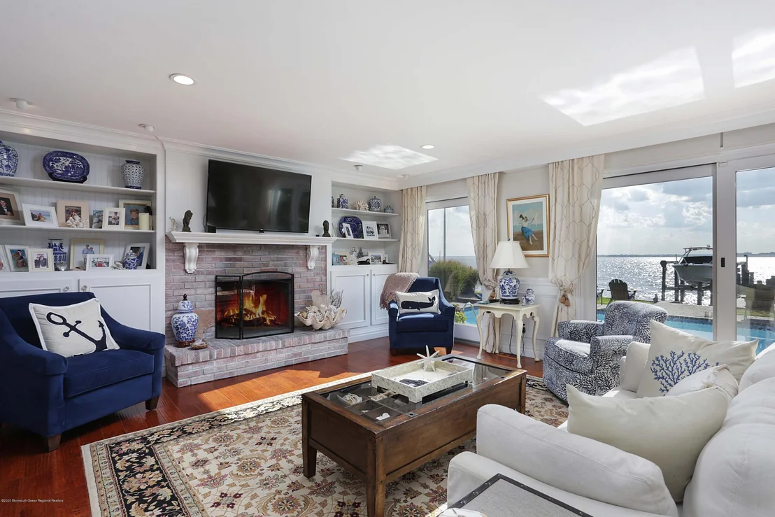 Photo of 207 Pointe Drive