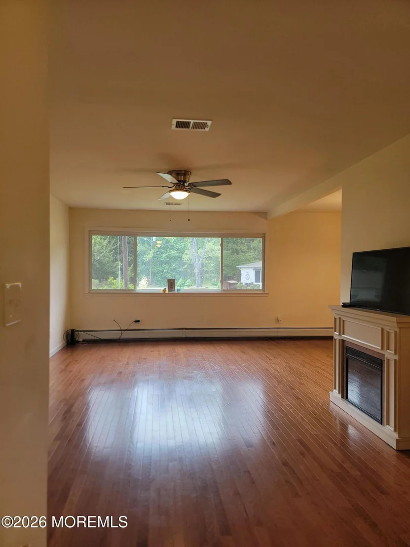 Photo of Unit B at 17 Dixie Lane