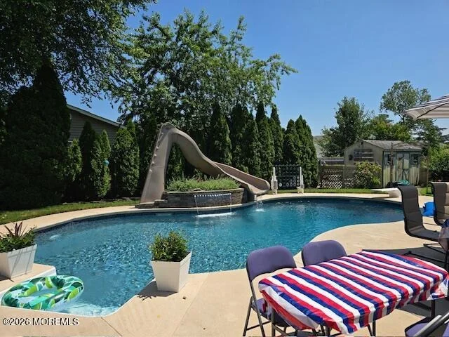 Photo of 475 Admiral Road