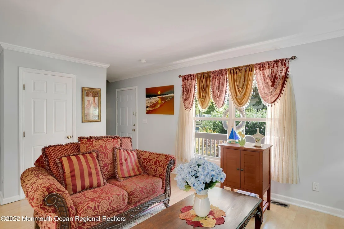 Photo of 2113 W Bangs Avenue