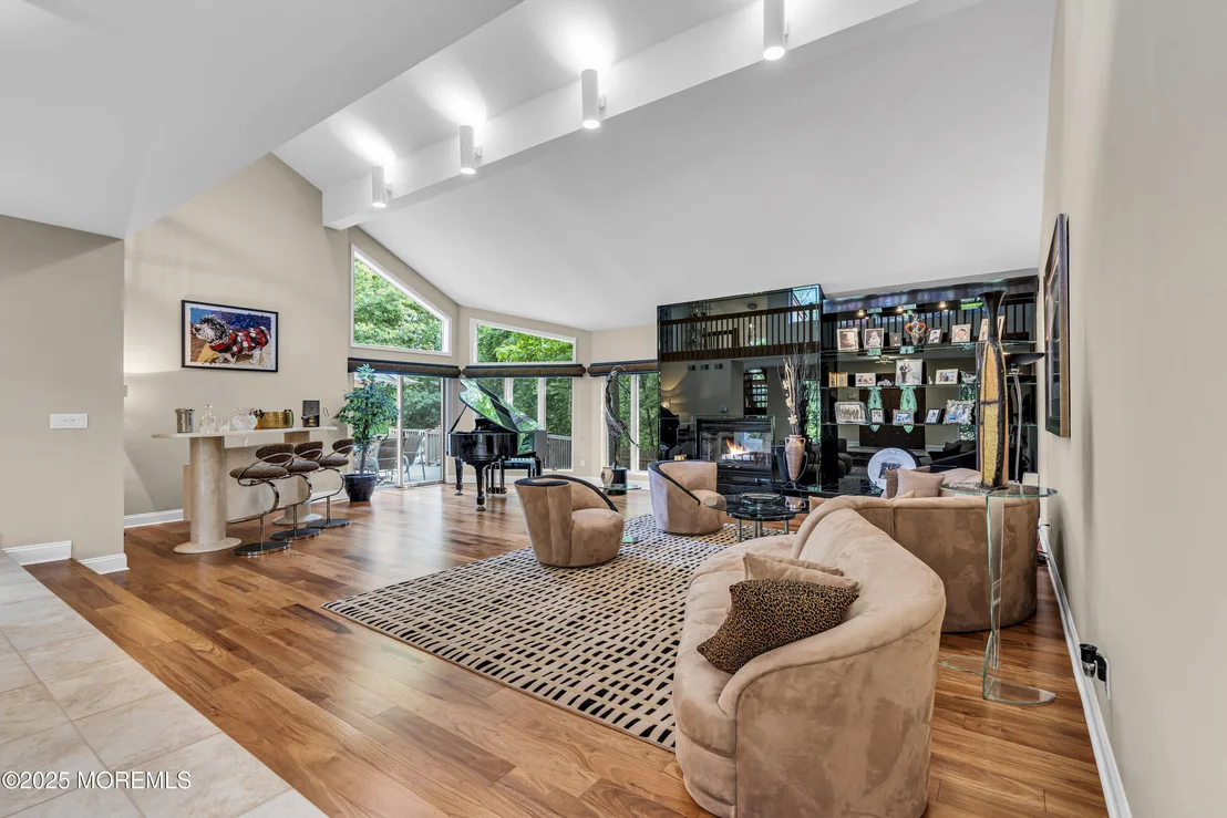 Photo of 635 Winding River Road