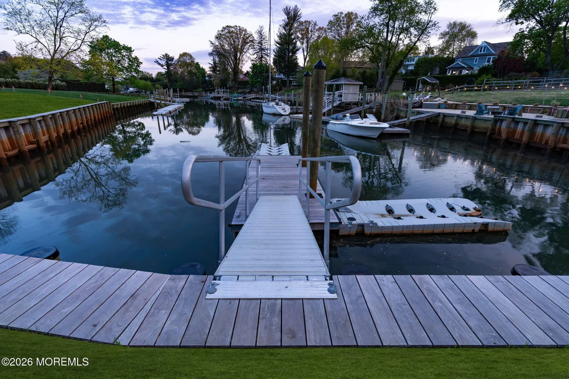 Photo of 181 Rumson Road