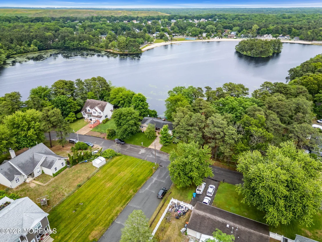 Photo of 1600 Parkview Boulevard