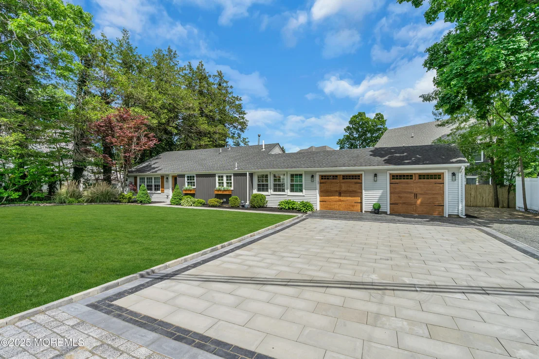 Photo of 2574 Algonkin Trail