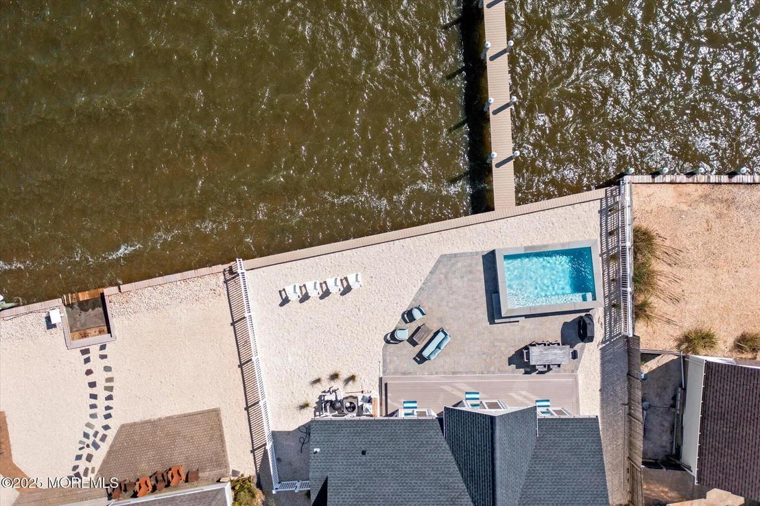 Photo of 673 Bayview Drive