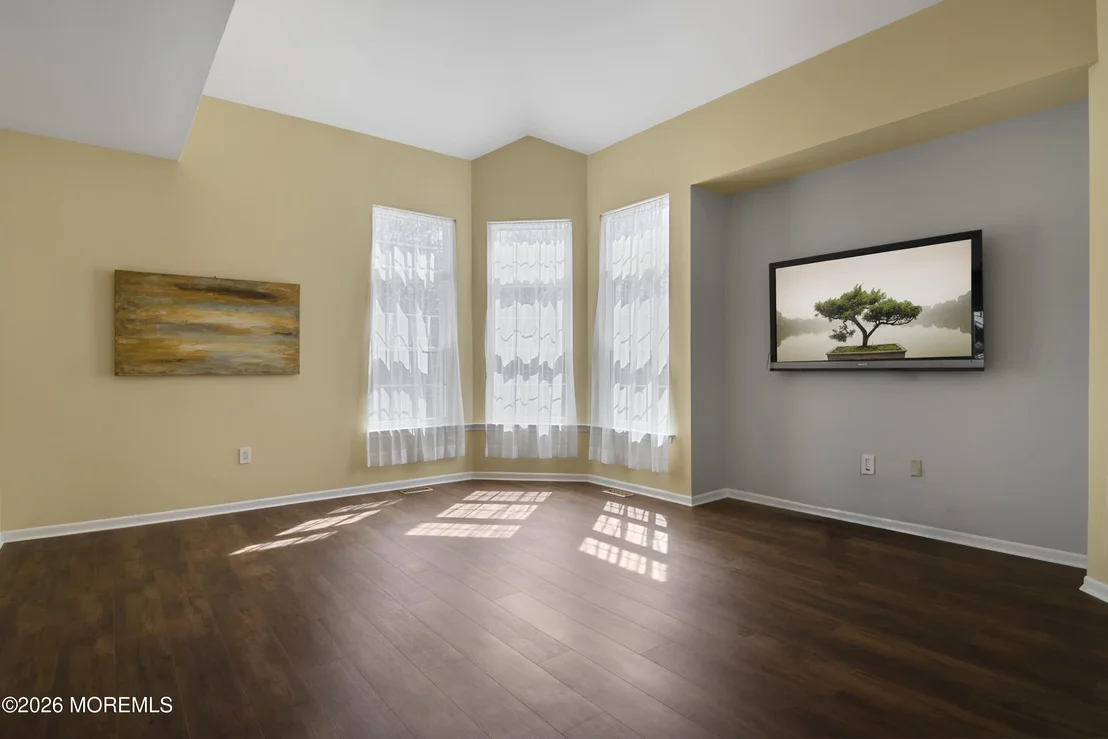Photo of 22 Fairway Boulevard