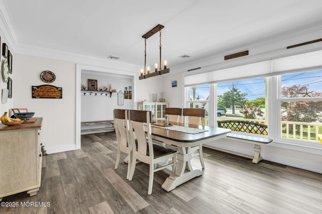 Photo of 237 Bay Shore Drive