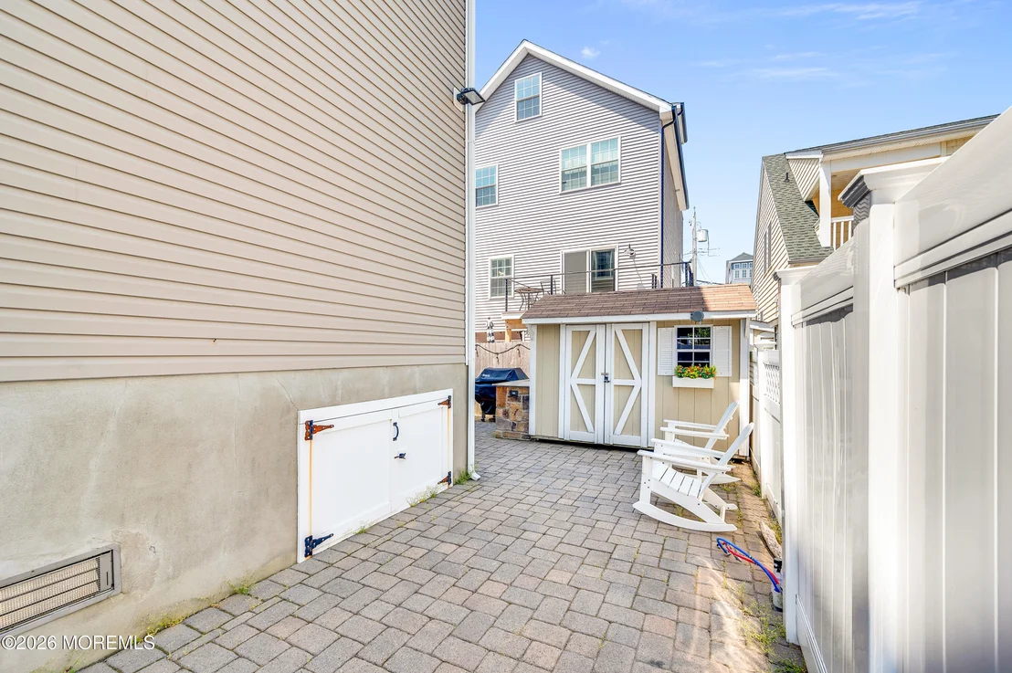 Photo of 222 3rd Avenue
