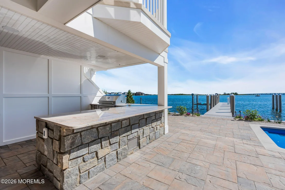 Photo of 153 Pershing Boulevard