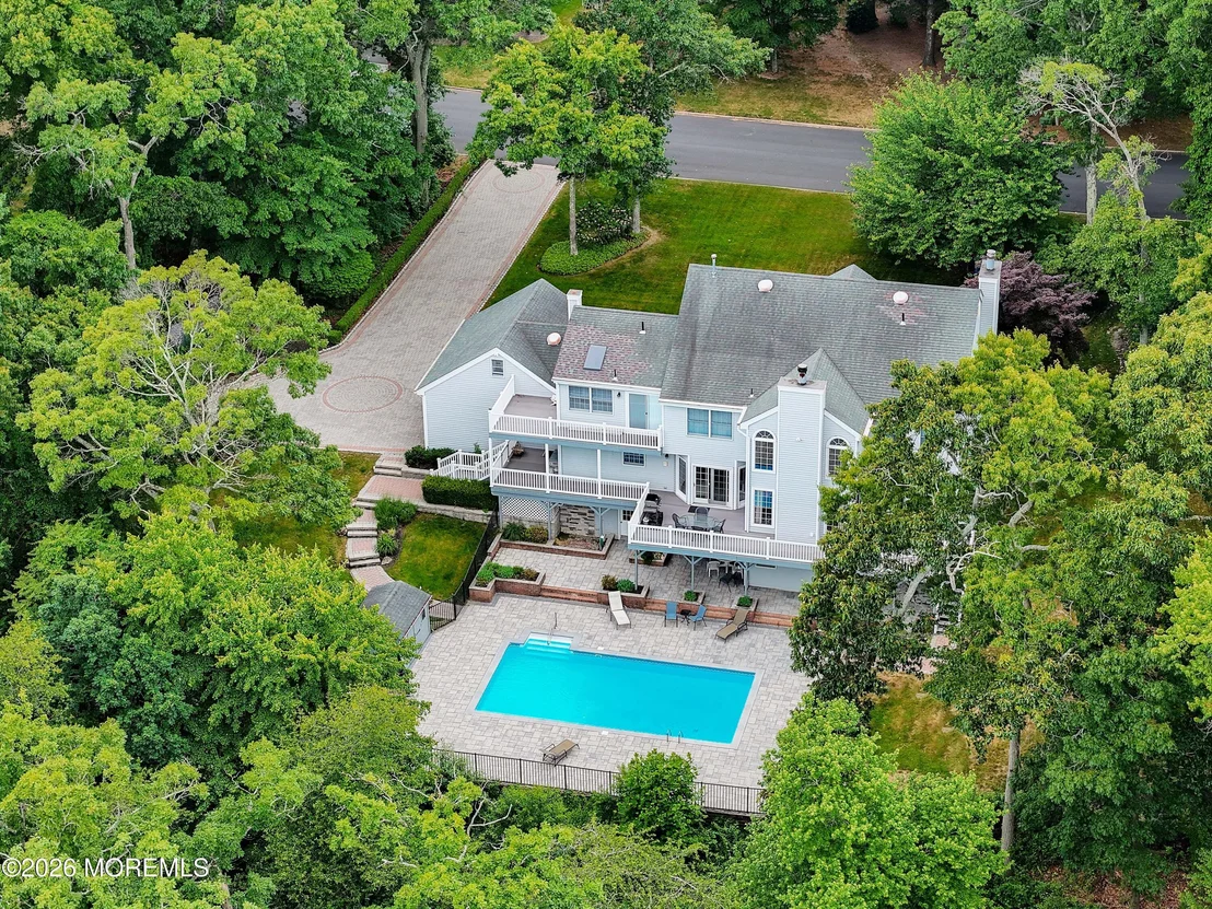 Photo of 1908 Shadowbrook Drive