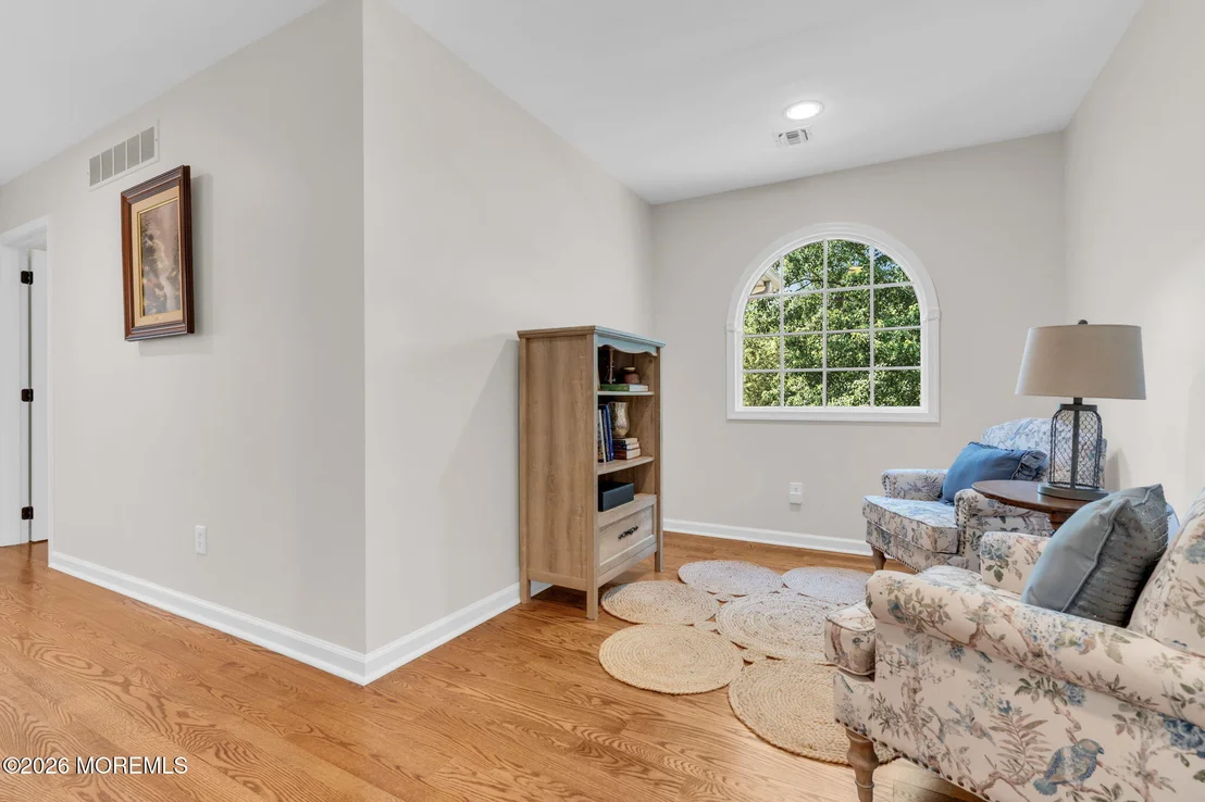 Photo of 2093 Overbrook Drive