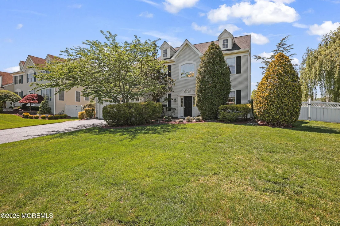 Photo of 389 Fordham Place