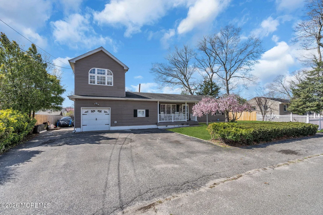 Photo of 363 Constitution Drive