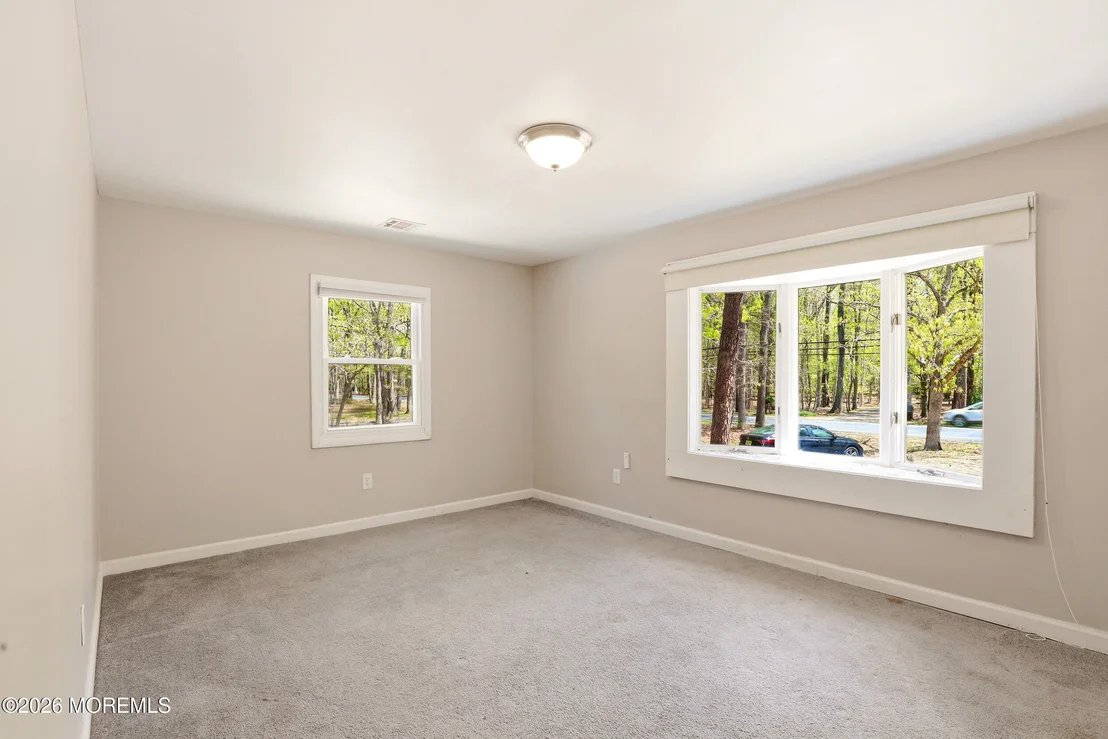 Photo of 517 Newtons Corner Road