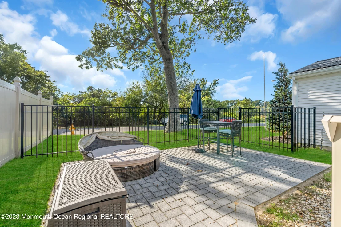 Photo of 1435 Flintoft Avenue