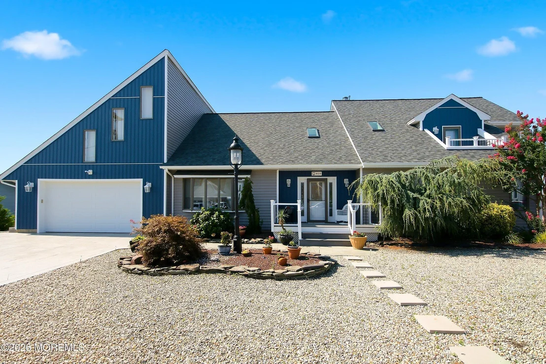 Photo of 819 Forepeak Drive
