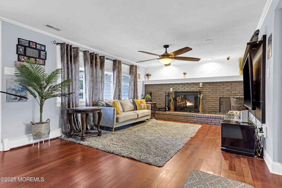 Photo of 110 4th Avenue