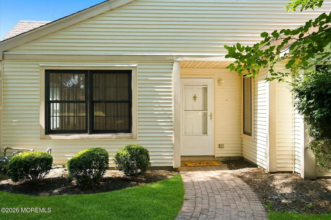 Photo of 7 Riva Boulevard
