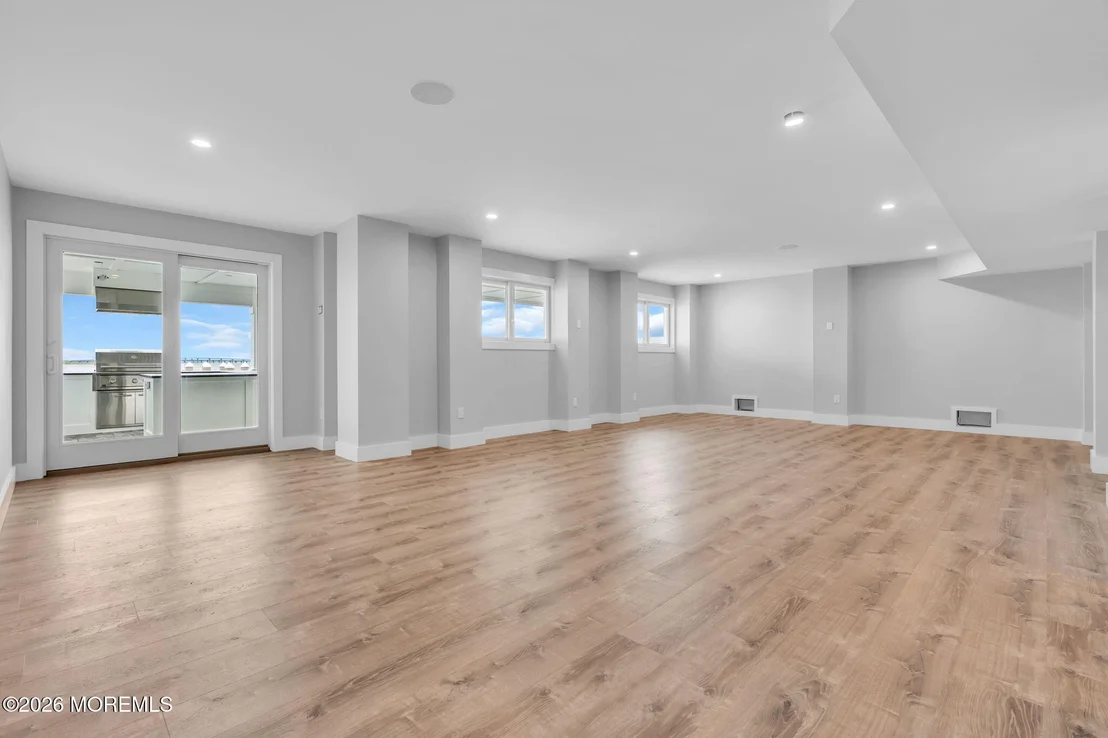 Photo of 151 Pershing Boulevard
