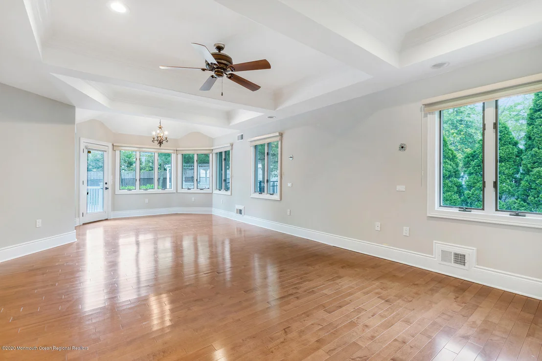 Photo of 9 S Tamarack Drive