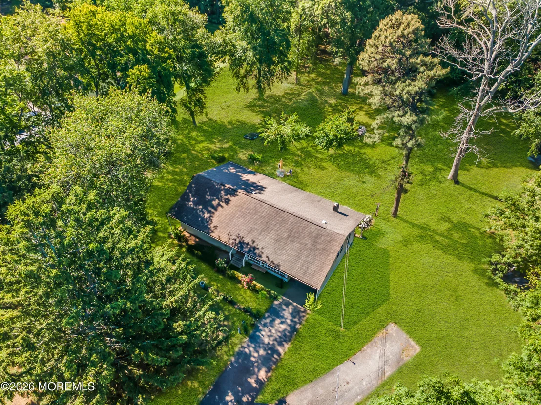Photo of 416 Oak Tree Road