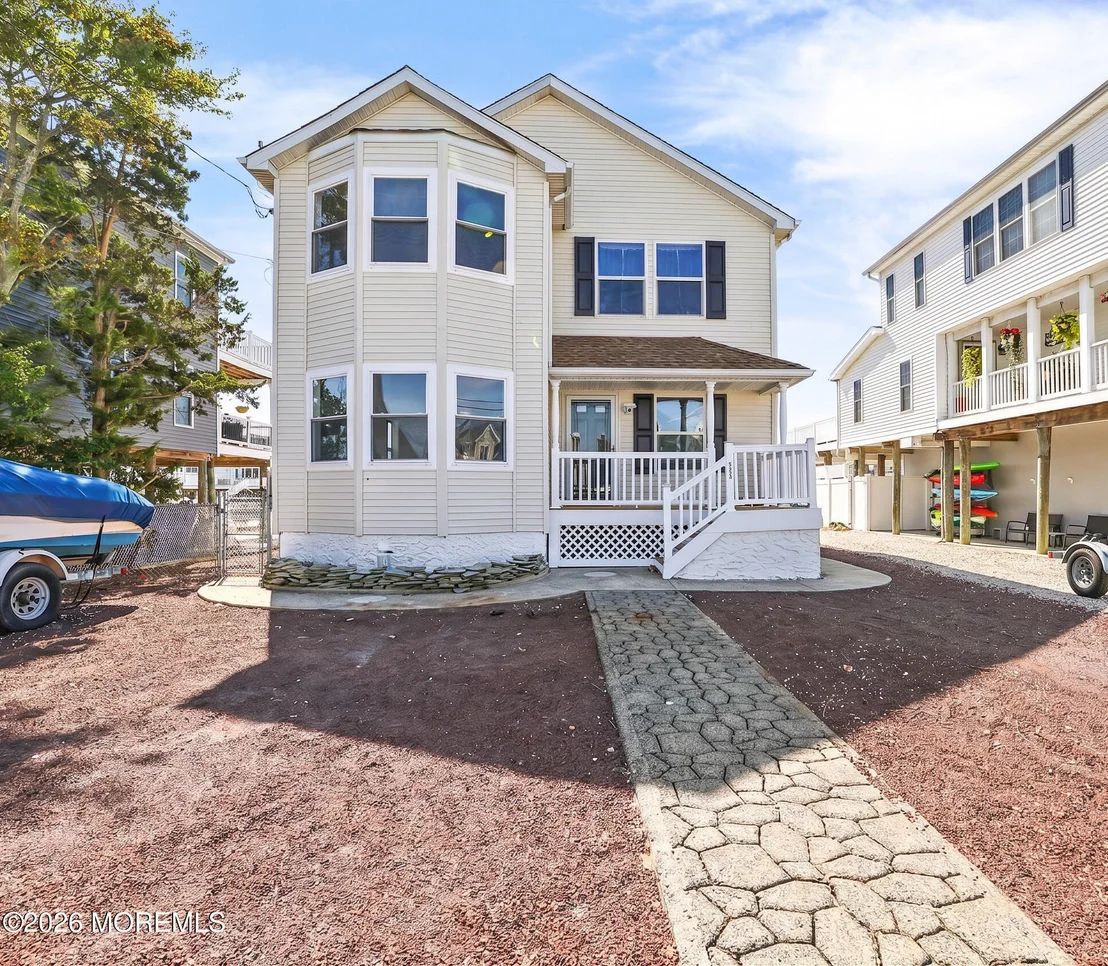 Photo of 348 Kingfisher Road