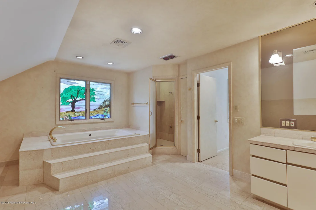 Photo of 2114 Shadowbrook Drive