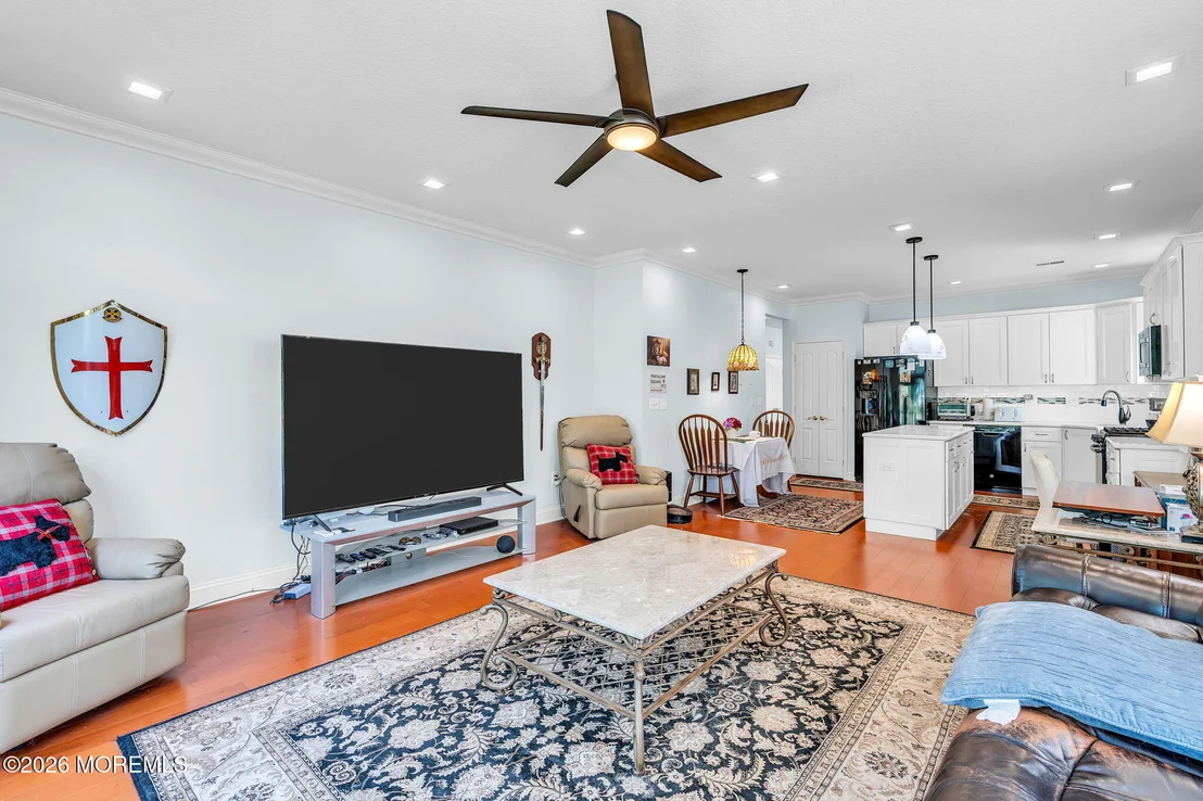 Photo of 2593 Collier Road