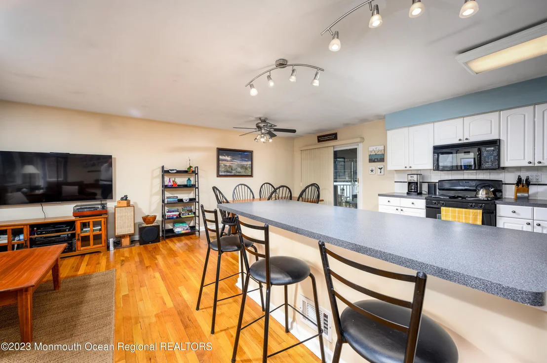 Photo of 425 Harris Avenue